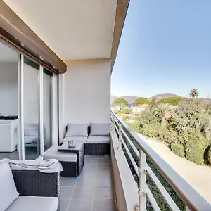 3 With Sea View Terraces In Peace Saint-Tropez